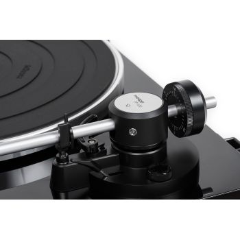 Thorens TD-204 black high gloss, tonearm detail