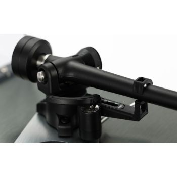 Rega Planar-3 RS tonearm RB-330 detail