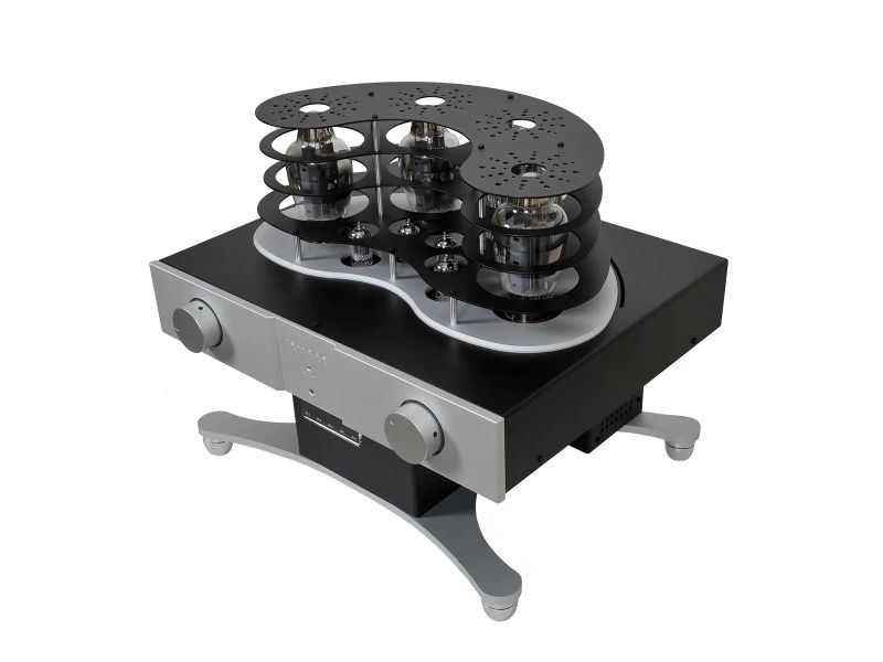 Tsakiridis Devices Reference Amplifier